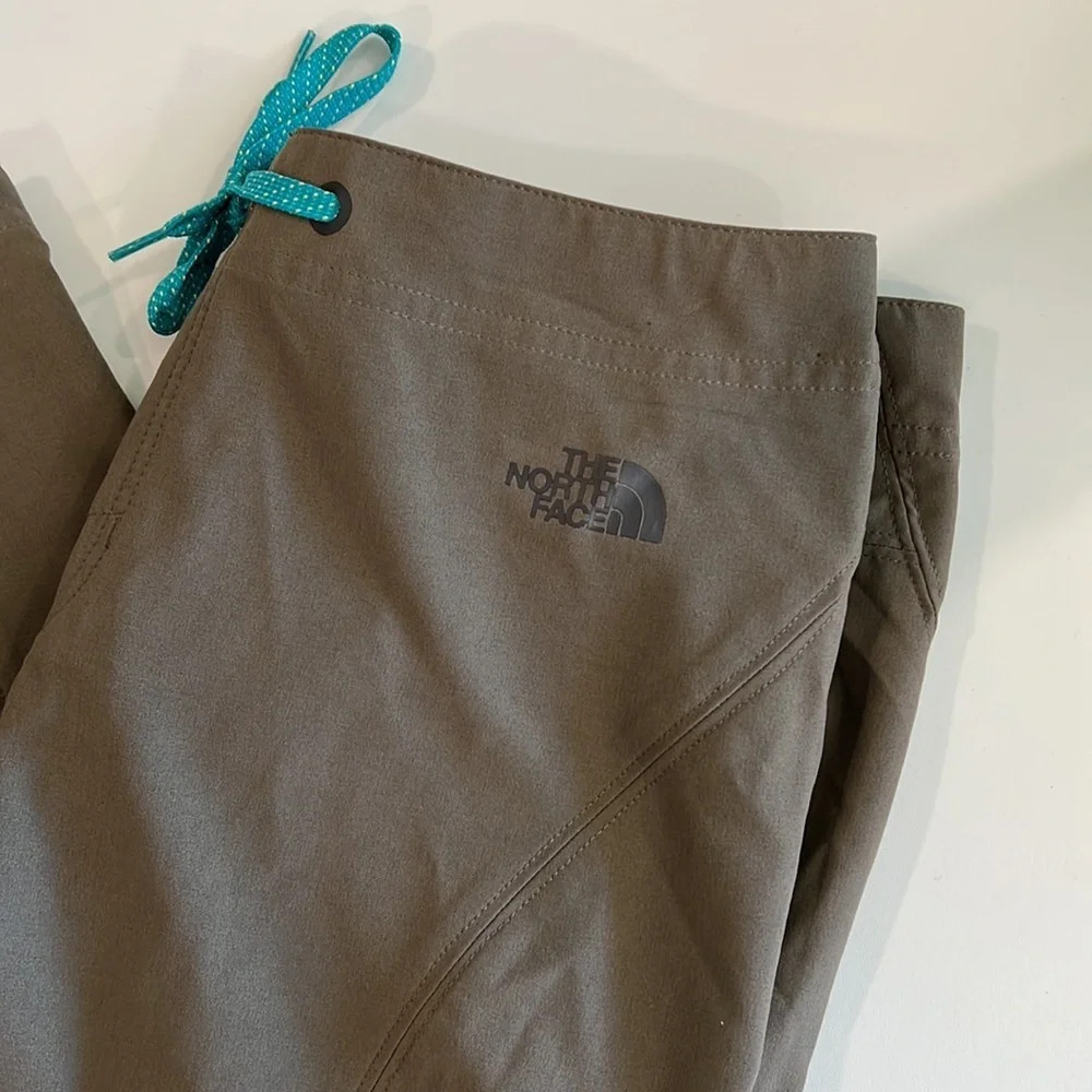 The North Face - size 6, brown capris - Picture 3 of 9